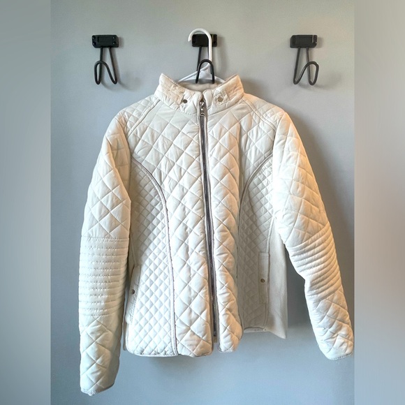 Royalty For Me Jackets & Blazers - Royalty for Me, women’s Medium, white high neck polyester winter coat